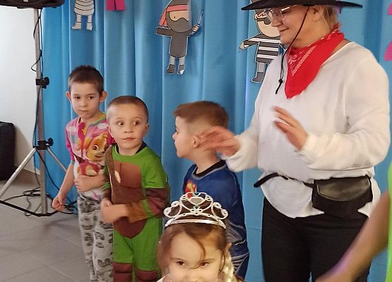 Grafika 29: Bal Karnawałowy