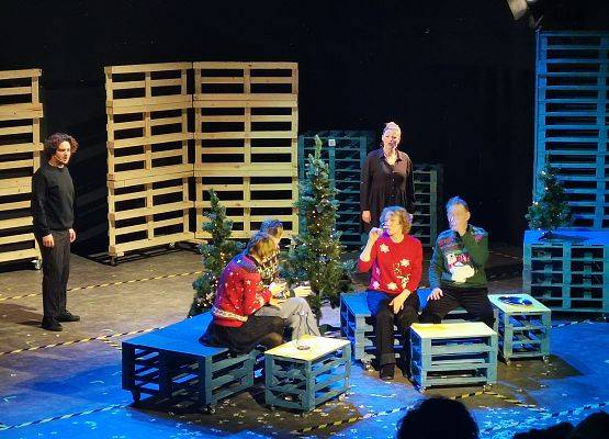 Wyjazd na spektakl pt. Opowieść wigilijna do teatru w Słupsku.