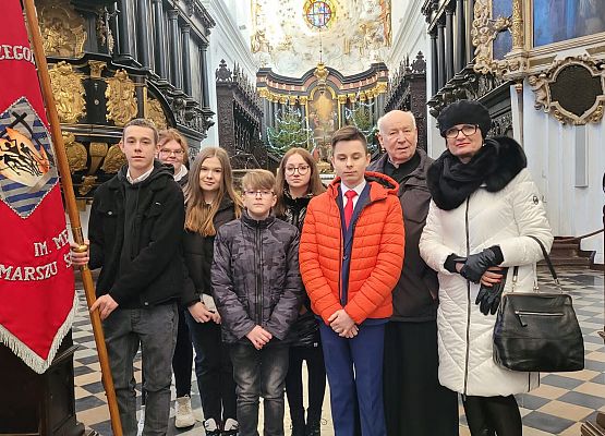 Zdjęcie grupowe w Archikatedrze Oliwskiej