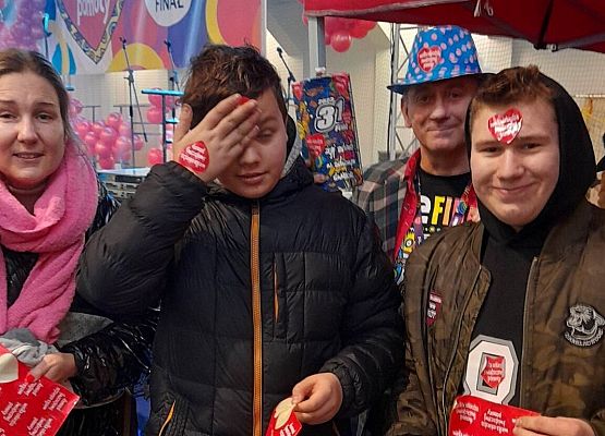 31 Finał WOŚP w Zespole Szkół w Garczegorzu, kwesta na mieście