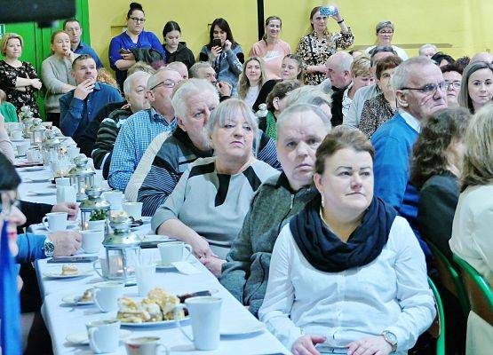 Uroczystość z okazji Dnia Babci i Dziadka w Zespole Szkół w Garczegorzu.