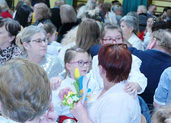 Uroczystość z okazji Dnia Babci i Dziadka w Zespole Szkół w Garczegorzu.