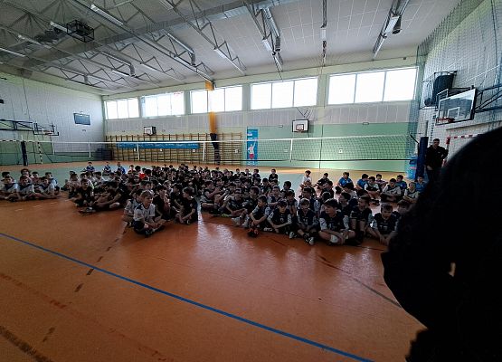 Grafika 1: Ogólnopolskie Mistrzostwa w Minisiatkówce o Puchar KINDER Joy of moving w Chwaszczynie