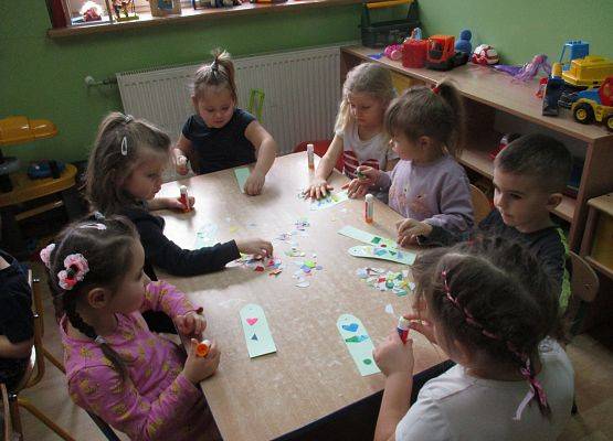 Młodsza grupa przy pracy