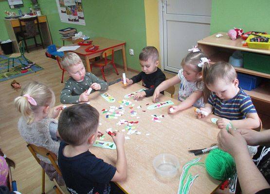 Młodsza grupa przy pracy