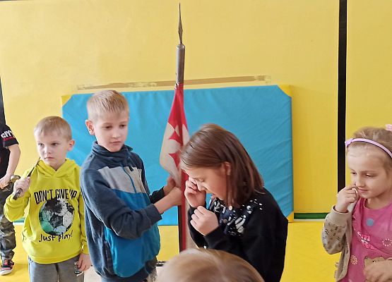 Grafika 6: Przedstawienie historyczne