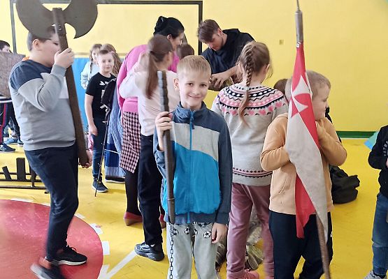 Grafika 14: Przedstawienie historyczne