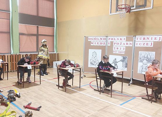Ogólnopolski turniej wiedzy pożarniczej w szkole w Nowej Wsi Lęborskiej.