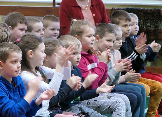 Występ  z okazji Dnia Jedności Kaszubów w szkole w Garczegorzu.