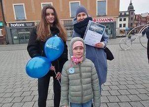 Rostrzynięcie powiatowego konkursu plastyczny "Autyzm: wiem, rozumiem, pomagam"