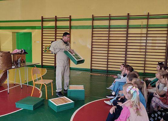 Spotkanie z pszczelarzem