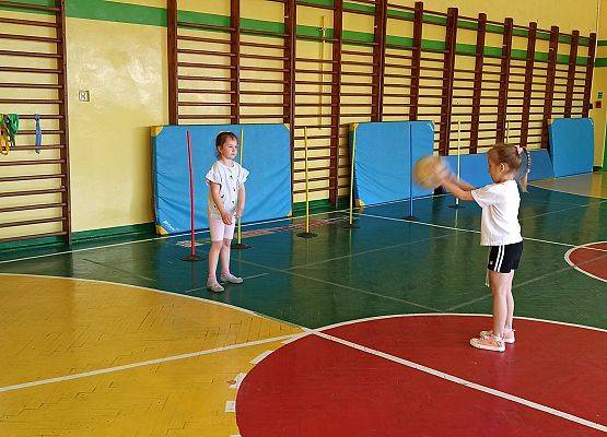 Grafika 24: Ćwiczenia gimnastyczne.