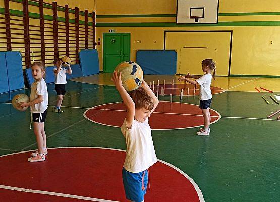 Grafika 25: Ćwiczenia gimnastyczne.