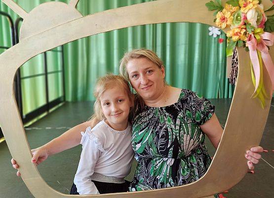 Grafika 8: Dzień Mamy i Taty