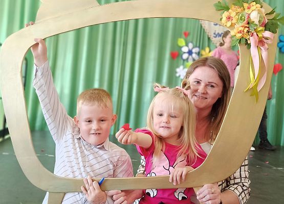 Grafika 9: Dzień Mamy i Taty