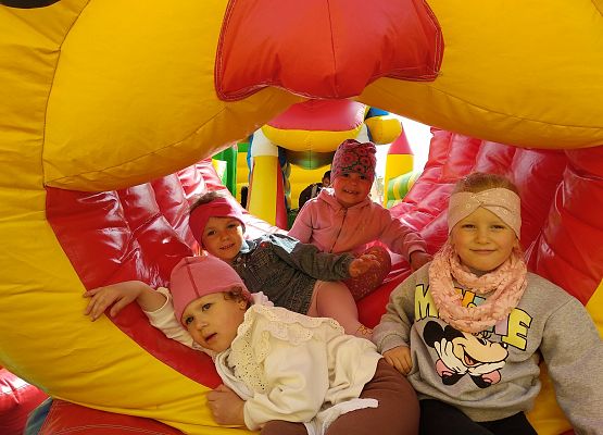 Grafika 1: ŚWIĘTO DZIECI