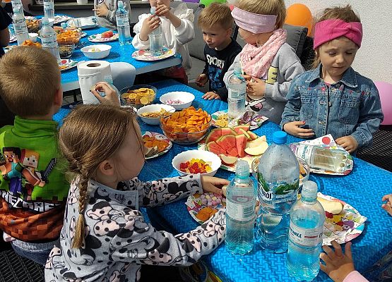 Grafika 22: ŚWIĘTO DZIECI