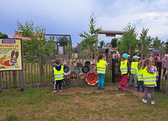 Grafika 14: Wycieczka do Parku Rozrywki - Farma Alexa