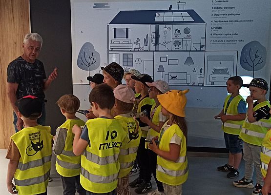 Grafika 8: Wycieczka do Muzeum w Lęborku