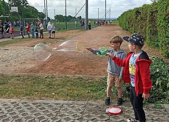 Grafika 1: Dzień Dziecka