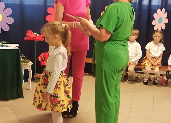 Grafika 5: Uroczystość zakończenia roku szkolnego