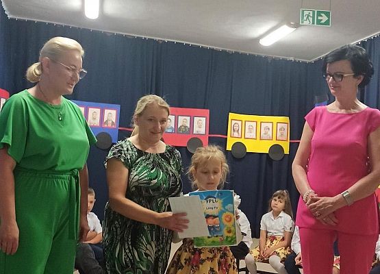 Grafika 11: Uroczystość zakończenia roku szkolnego