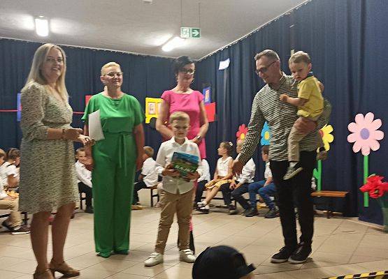 Grafika 12: Uroczystość zakończenia roku szkolnego