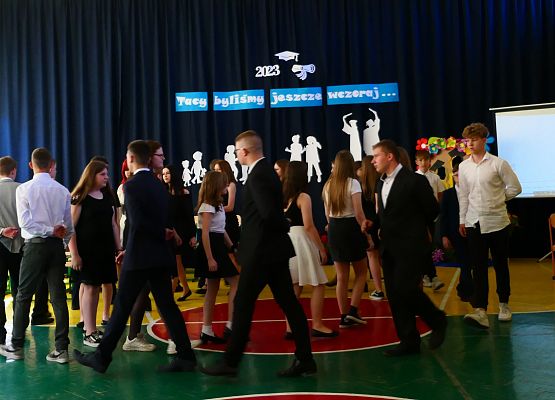 Grafika 10: Pożegnanie klas ósmych