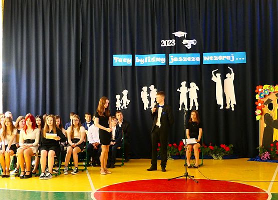 Grafika 24: Pożegnanie klas ósmych