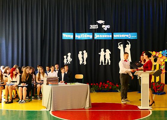 Grafika 56: Pożegnanie klas ósmych