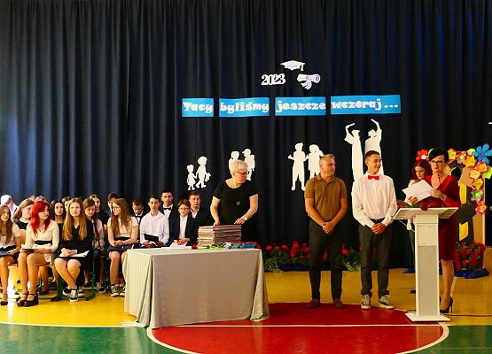 Grafika 59: Pożegnanie klas ósmych