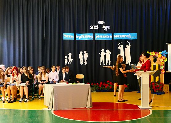 Grafika 68: Pożegnanie klas ósmych