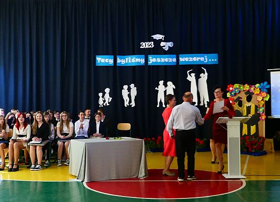 Grafika 78: Pożegnanie klas ósmych