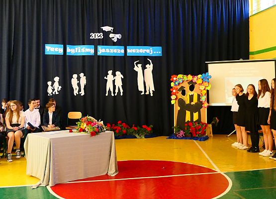 Grafika 86: Pożegnanie klas ósmych