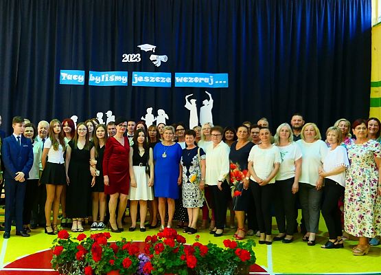 Grafika 89: Pożegnanie klas ósmych