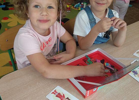 Grafika 12: WITAMY NOWY ROK W PRZEDSZKOLU