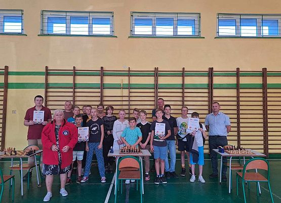 Grafika 2: Podwójne Mistrzostwo Gminy w Szachach Drużynowych!!!
