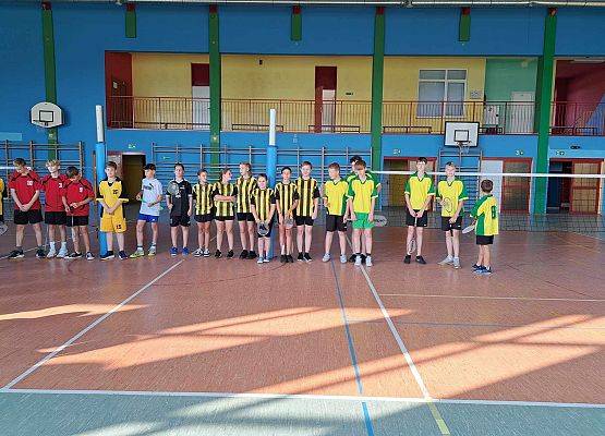 Chłopcy z naszej szkoły Mistrzami Gminy w Badmintonie (Igrzyska Młodzieży) grafika