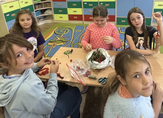 Tworzenie biżuterii w klasie III grafika