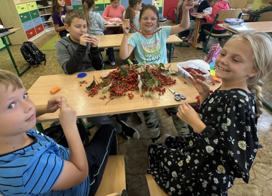 Tworzenie biżuterii w klasie III grafika