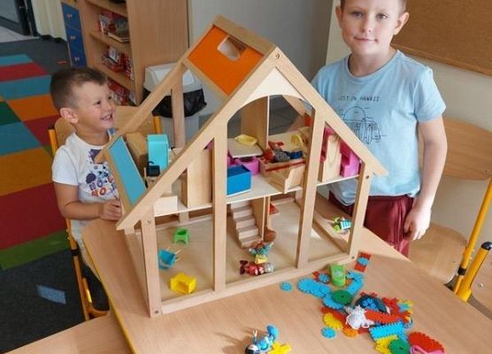 Grafika 1: ROZPOCZYNAMY NOWY ROK SZKOLNY