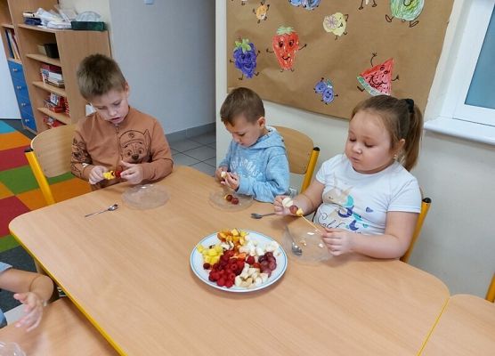 Grafika 24: DARY  JESIENI