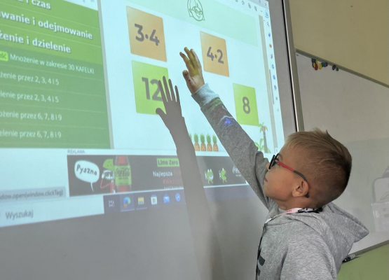 Zabawy z tabliczką mnożenia w klasie III