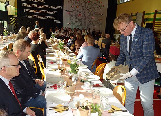 Uroczystość 20lecia nadania imienia Szkole Podstawowej w Garczegorzu.