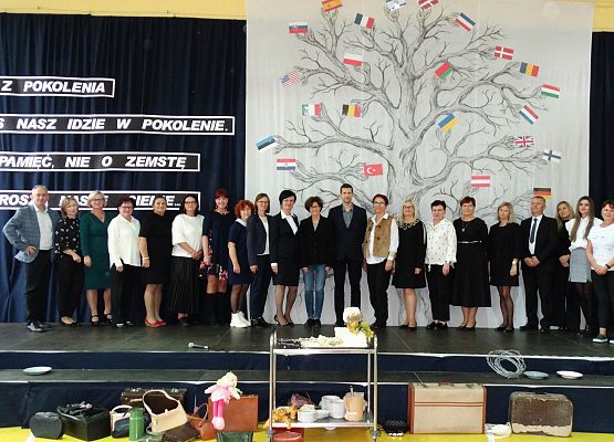 Uroczystość 20lecia nadania imienia Szkole Podstawowej w Garczegorzu.