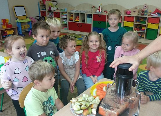 Grafika 2: NA STRAGANIE