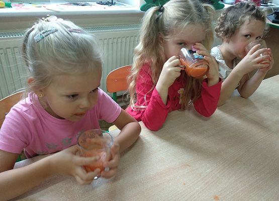 Grafika 5: NA STRAGANIE