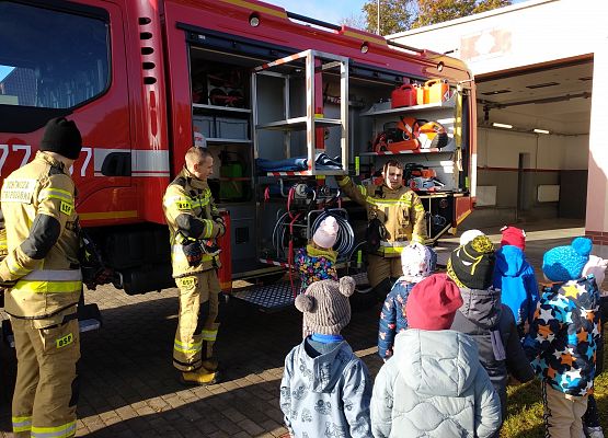 Grafika 2: Z WIZYTĄ U STRAŻAKÓW