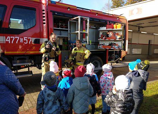 Grafika 10: Z WIZYTĄ U STRAŻAKÓW