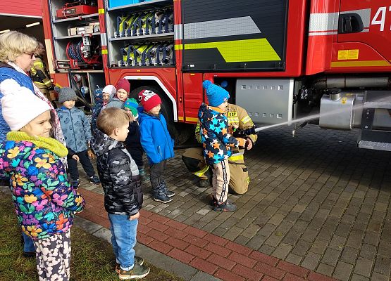 Grafika 22: Z WIZYTĄ U STRAŻAKÓW